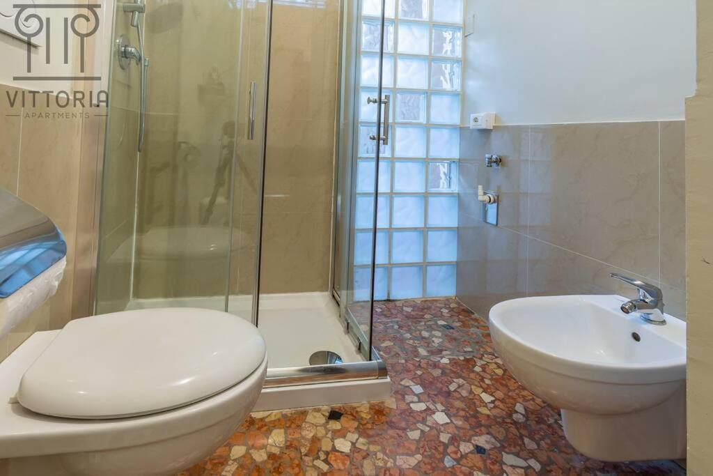 Vittoria Apartments: Viale Dante Виченца Екстериор снимка